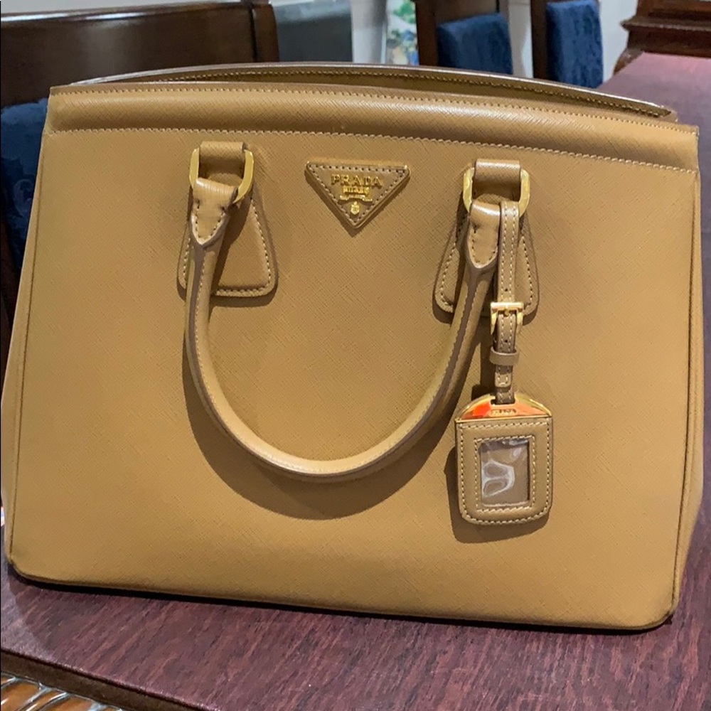 Prada saffiano lux tote